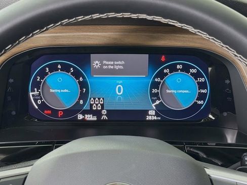 Used 2025 Volkswagen Atlas SE image 13