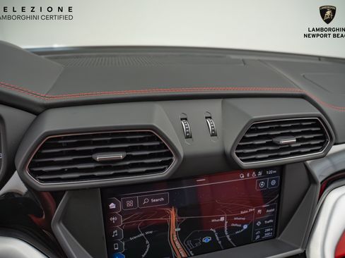 Used 2019 Lamborghini Urus image 29