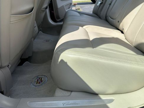 Used 2008 Cadillac DTS FWD image 31