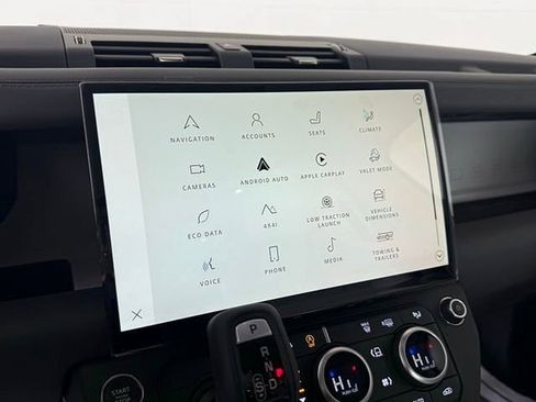 New 2026 Land Rover Defender 130 X-Dynamic SE image 31