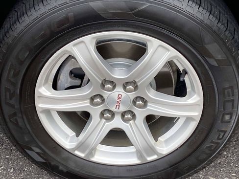 Used 2017 GMC Acadia SLE FWD image 24