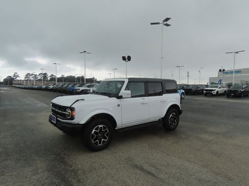 Certified 2023 Ford Bronco Outer Banks AWD/4WD image 2