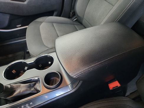 Used 2018 Ford Explorer XLT image 29
