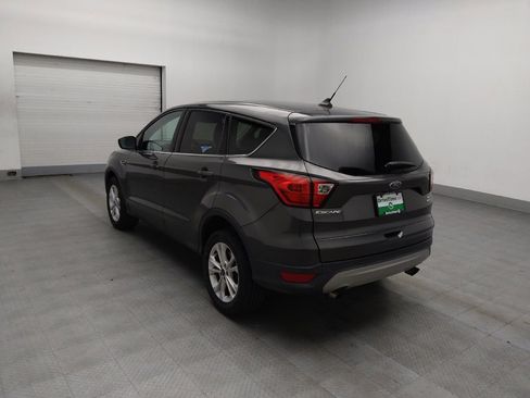 Used 2019 Ford Escape SE image 5
