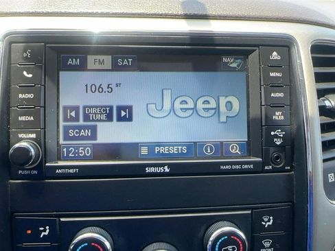 Used 2012 Jeep Grand Cherokee Laredo w/ Laredo E Group AWD/4WD image 37