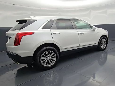 Used 2018 Cadillac XT5 Luxury w/ Driver Awareness Package AWD/4WD image 22