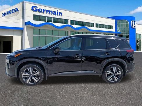 Used 2025 Nissan Rogue SL FWD image 8