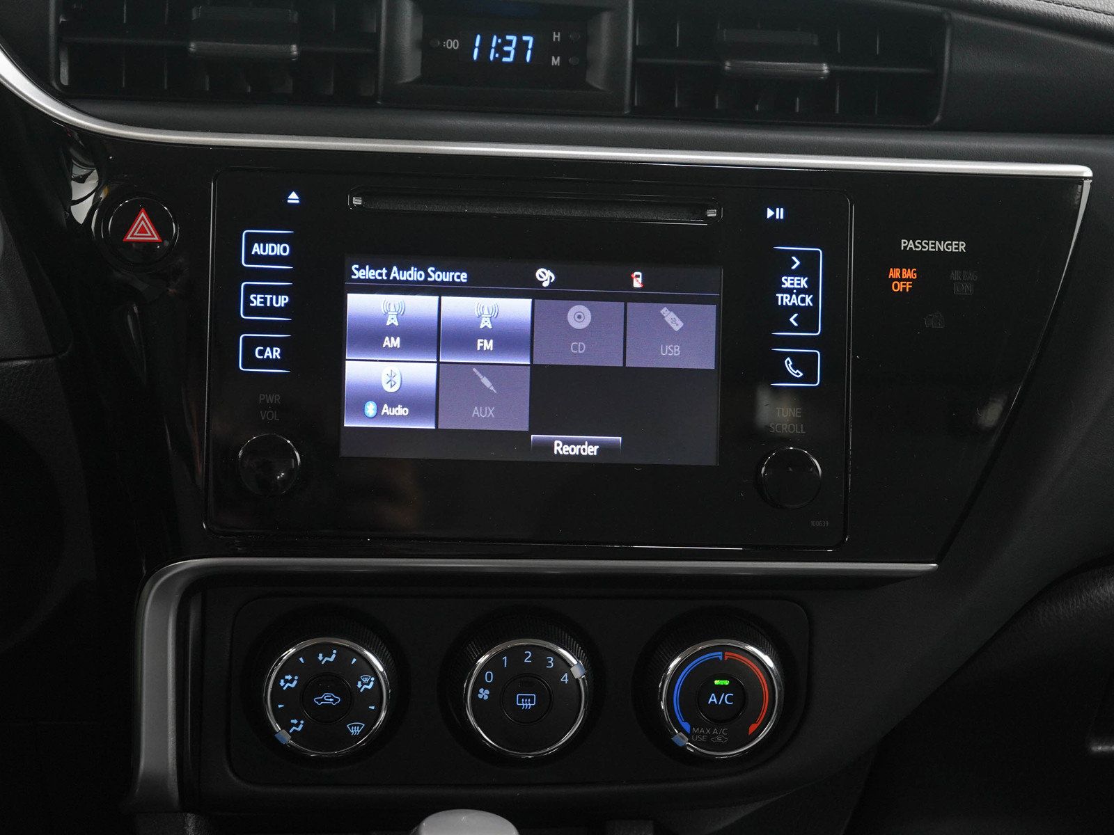 Used 2017 Toyota Corolla L FWD image 16
