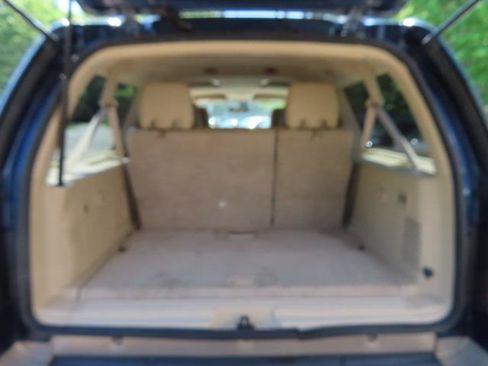 Used 2014 Ford Expedition EL XLT w/ Equipment Group 202A RWD image 10