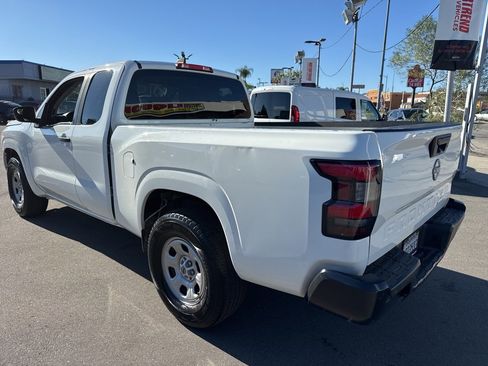 Used 2023 Nissan Frontier S image 3