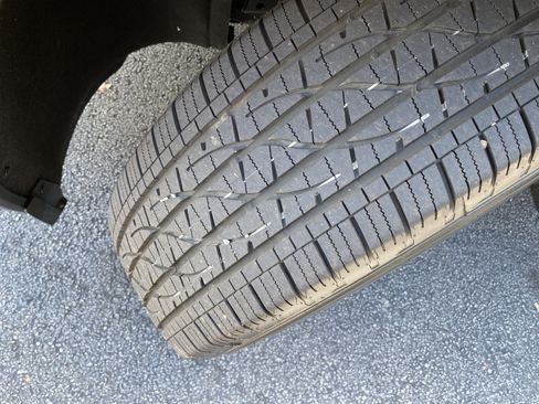 Used 2027 Chevrolet Equinox LT FWD image 12