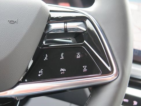 New 2026 Cadillac Lyriq Premium Luxury image 18