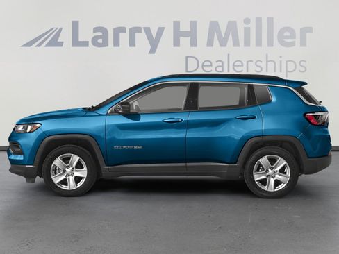 Used 2022 Jeep Compass Latitude image 4