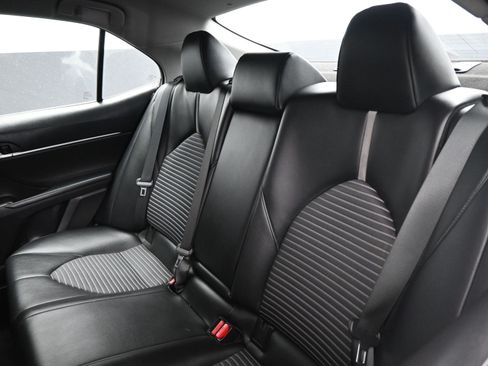 Used 2021 Toyota Camry SE image 17