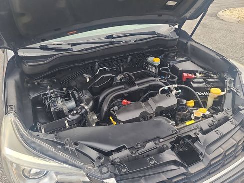 Used 2018 Subaru Forester 2.5i Touring AWD/4WD image 41