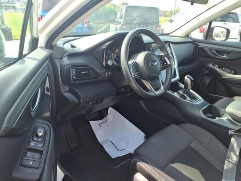 Used 2023 Subaru Outback Premium AWD/4WD image 6