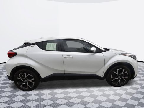 Used 2021 Toyota C-HR XLE FWD image 7