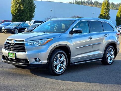 Used 2014 Toyota Highlander Limited Platinum image 3