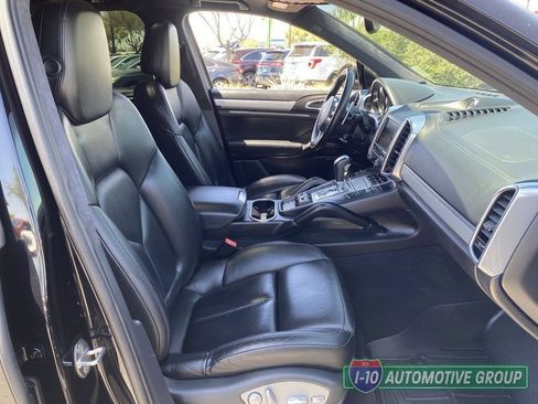 Used 2012 Porsche Cayenne Turbo AWD/4WD image 11