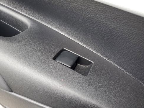 Used 2025 Toyota Corolla SE image 14