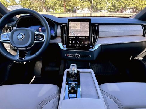 Used 2026 Volvo XC90 B6 Plus w/ Protection Package Premier AWD/4WD image 18