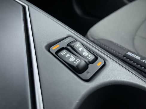 Certified 2025 Subaru Crosstrek 2.0i Premium image 20