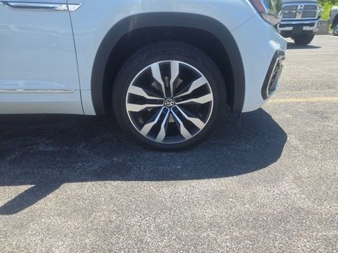 Used 2020 Volkswagen Atlas Cross Sport SEL R-Line AWD/4WD image 8