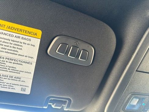 Used 2025 Ford Explorer ST-Line w/ ST-Line Street Pack image 17