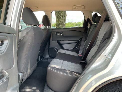 Used 2025 Nissan Rogue SV FWD image 10