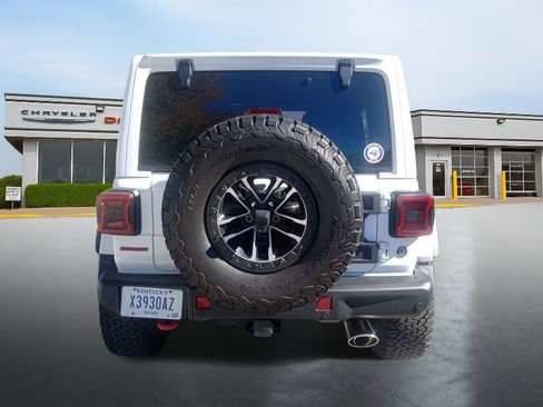 Used 2025 Jeep Wrangler Unlimited Rubicon image 4