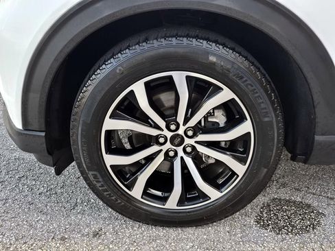 Used 2024 Ford Explorer ST-Line w/ Class IV Trailer Tow Package image 14