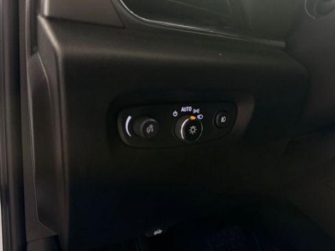 Used 2020 Chevrolet Traverse LT w/ Driver Confidence II Package image 35