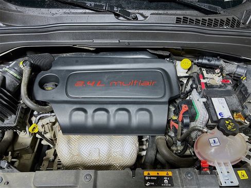 Used 2020 Jeep Renegade Altitude w/ UConnect 8.4 Nav Group image 27