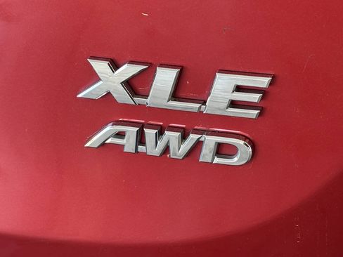 Used 2013 Toyota RAV4 XLE AWD/4WD image 9