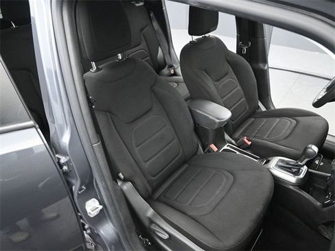 Used 2022 Jeep Renegade Latitude image 19