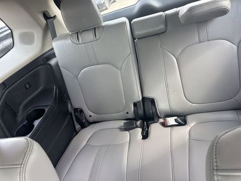 Used 2024 Honda Pilot Touring image 7