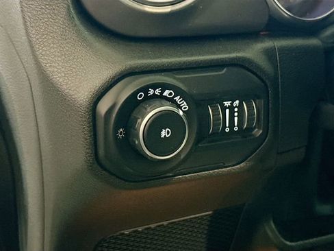 Used 2020 Jeep Wrangler Unlimited Sahara AWD/4WD image 11