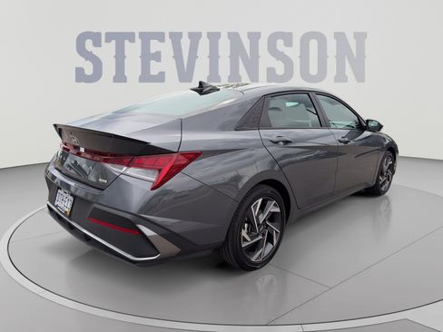 Certified 2025 Hyundai Elantra SEL FWD image 3