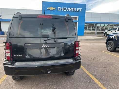 Used 2010 Jeep Liberty Sport image 5