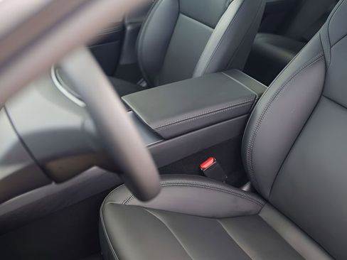Used 2025 Tesla Model 3 RWD image 9