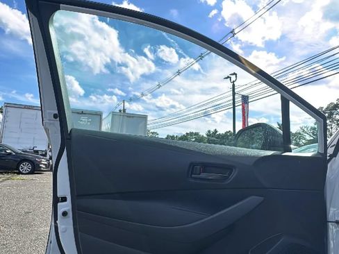 Used 2024 Toyota Corolla LE FWD image 9