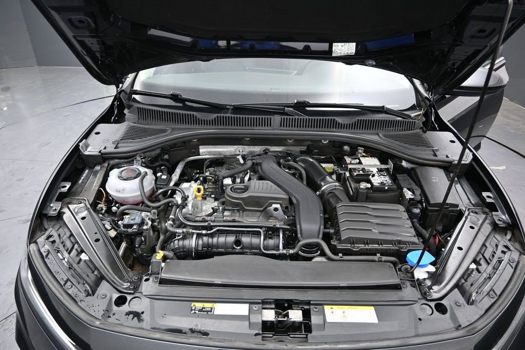 Used 2025 Volkswagen Jetta SE FWD image 14