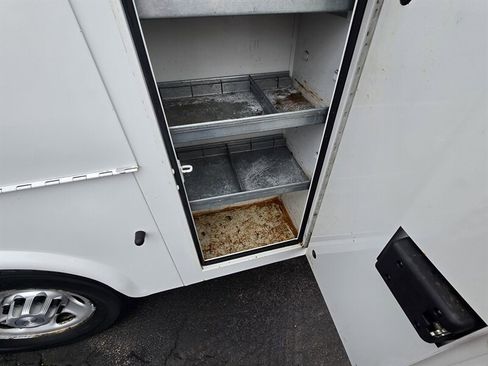 Used 2015 Chevrolet Express 3500 image 26