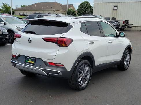 Used 2023 Buick Encore GX Essence w/ Advanced Technology Package FWD image 4
