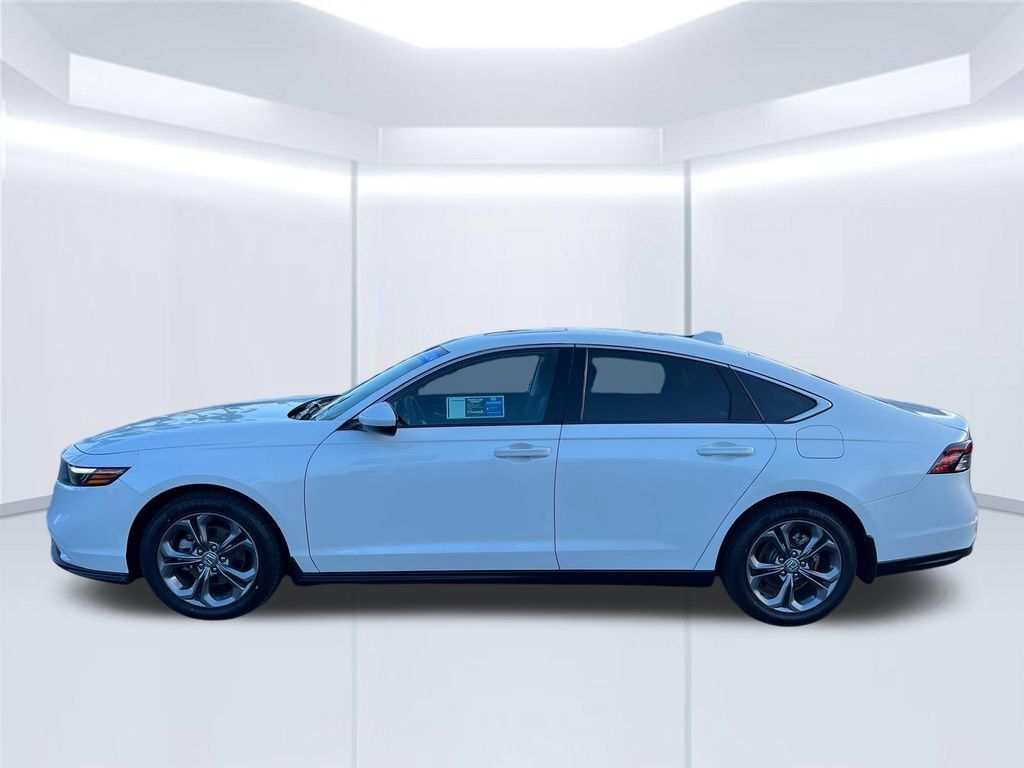Used 2024 Honda Accord EX image 2
