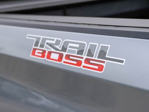 Used 2024 Chevrolet Silverado 1500 LT Trail Boss w/ Convenience Package II AWD/4WD image 9