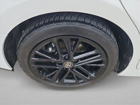 Used 2025 Toyota Camry SE image 11