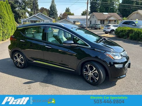 Used 2017 Chevrolet Bolt Premier w/ Driver Confidence II Package FWD image 9