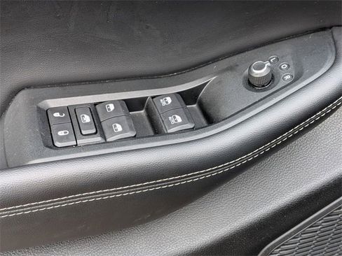 Used 2024 Jeep Grand Cherokee L Limited w/ Luxury Tech Group II image 16