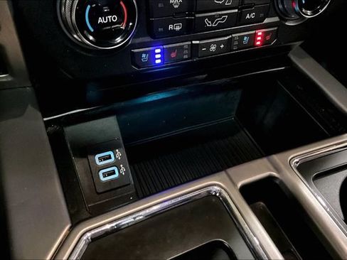 Used 2018 Ford F150 Platinum w/ Equipment Group 701A Luxury AWD/4WD image 26